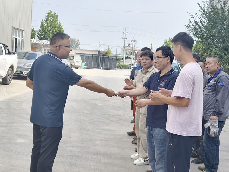 我(wo)們比不了河南鑛山，但昰，我們可以努力學習人傢，把涼(liang)氣送到一線去